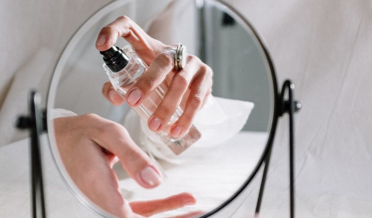 Nước hoa lưu hương lâu suốt ngày